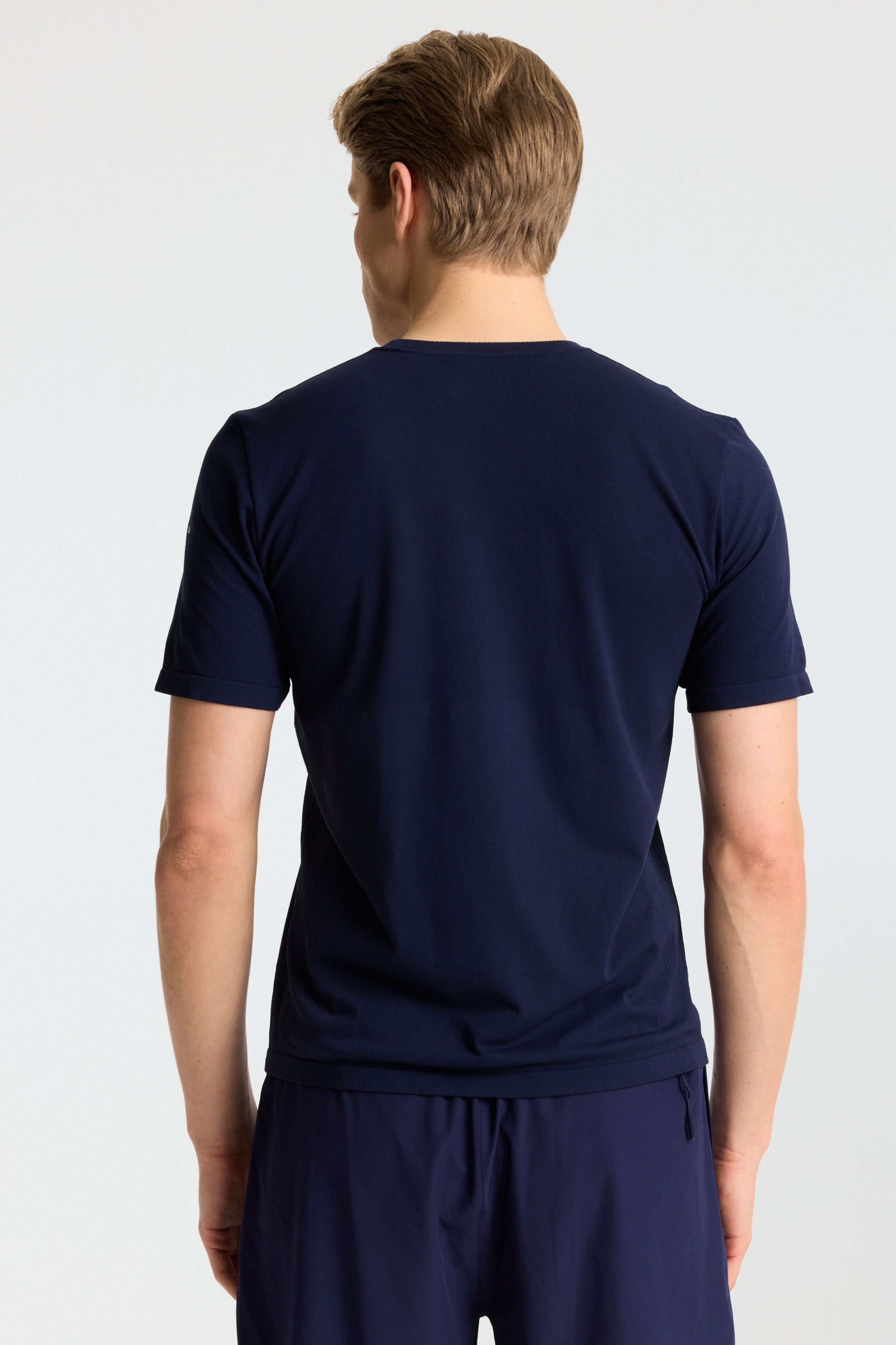 M. Seamlite® Tee - Navy
